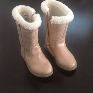 Carter’s baby girl boots 👢